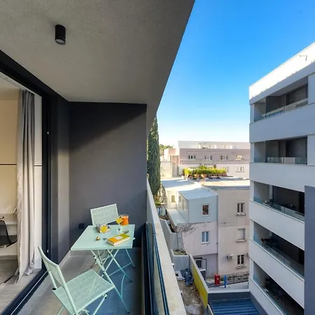 Apartament Hica *