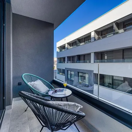 Apartament Hica *